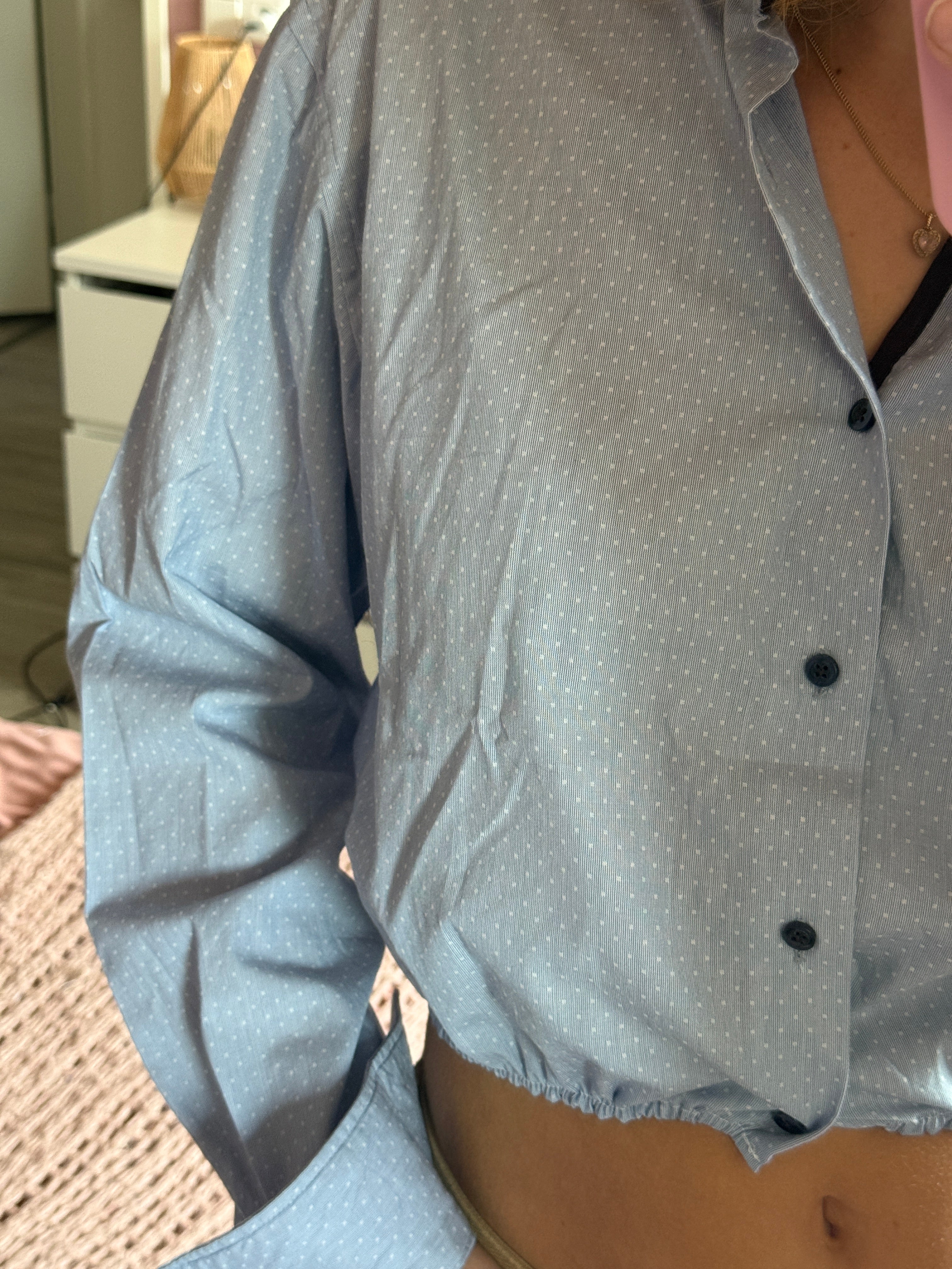 Blauw gestipte blouse met elastiek
